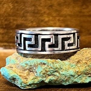 Vintage Men’s Tribal Greek Key 8mm Band Ring Sterling Silver Size 14.75